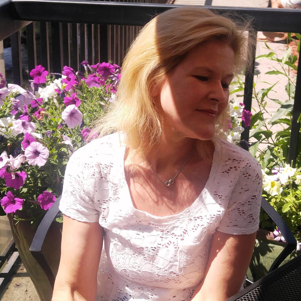 Meet your Posher, Laura